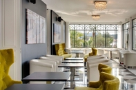 Bar, Cafe and Lounge Grand Hotel Des Sablettes Plage, Curio Collection By Hilton