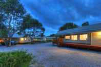 Exterior Scamander Sanctuary Holiday Park