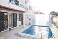 Swimming Pool Help Yourself Hostels Carcavelos Coast