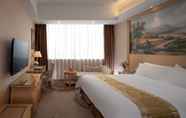 Bedroom 4 Vienna Hotel Guangzhou Baiyun Airport Branch