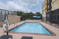 Swimming Pool Fairfield Inn & Suites by Marriott Dublin