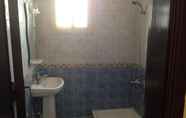 In-room Bathroom 3 Al Eairy Furnished Apartments Tabuk 3