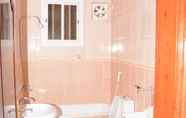 In-room Bathroom 6 Al Eairy Furnished apt Al Madinah 1
