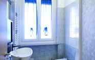 In-room Bathroom 5 B&B il Rosso e il Blu