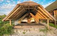 Bangunan 3 West Coast Luxury Tents- Glamping