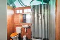 Toilet Kamar West Coast Luxury Tents- Glamping