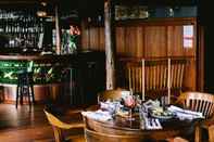 Bar, Kafe dan Lounge Captain Whidbey
