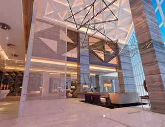 Lobby 2 Radisson Blu Hotel Dubai Waterfront