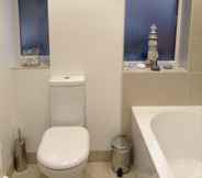 Toilet Kamar 3 Central Windsor Apartments