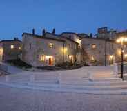 Exterior 4 Borgotufi Albergo Diffuso