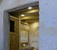 In-room Bathroom 7 Takaev Cave House