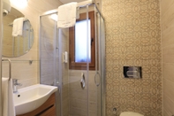 In-room Bathroom Alp Suites Lavanta