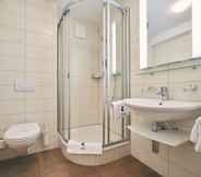 In-room Bathroom 7 Hotel Restaurant Elite Visp