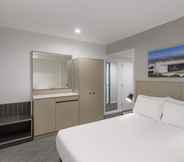 Kamar Tidur 7 Travelodge Hotel Sydney Airport