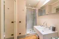 ห้องน้ำภายในห้อง N°15 Santori Luxury hotel