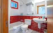 Toilet Kamar 6 Gateway Motel