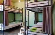 Kamar Tidur 3 Mr.Comma Guesthouse - Hostel