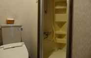 Toilet Kamar 4 Gasthof Arutany