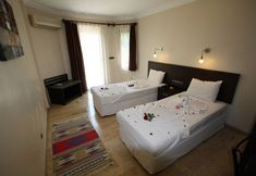 寝室 7 Hotel Holiday Calbis