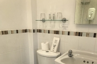 Toilet Kamar West End Guest House