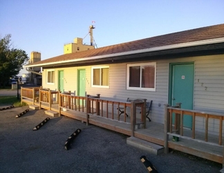 Exterior 2 Moosomin Motel