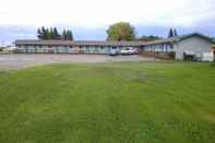 Exterior Moosomin Motel