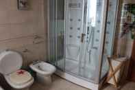 Phòng tắm bên trong Selene Policlinico di Catania
