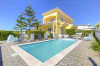 Swimming Pool Villas2go2 Menir