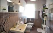 Toilet Kamar 4 Stop & Sleep Udine Fronte Stazione