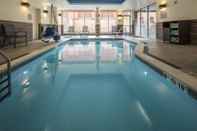 สระว่ายน้ำ Fairfield Inn & Suites by Marriott Pittsburgh North/McCandless Crossing