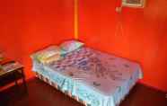 Kamar Tidur 3 RJC Hostel and Karaoke Bar