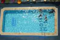 Swimming Pool Minay Hotel