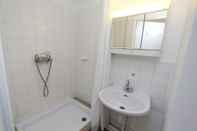 In-room Bathroom ABITEL - Les Studines d'Ornon