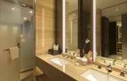 In-room Bathroom 4 North star Hangzhou Expo Center Hotel