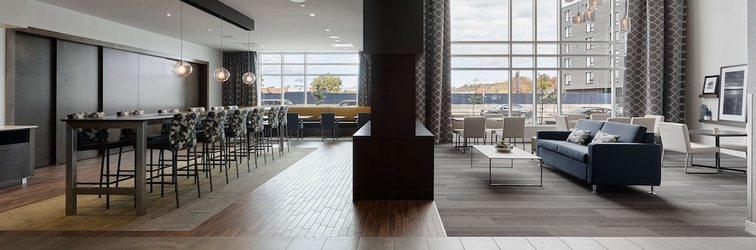 Lobi Hampton Inn & Suites by Hilton Quebec City /Saint-Romuald