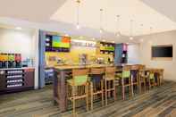 Bar, Cafe and Lounge Home2 Suites by Hilton Oxford