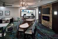 Bar, Kafe, dan Lounge Homewood Suites by Hilton North Bay