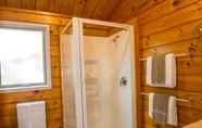 In-room Bathroom 3 Tatahi Lodge Beach Resort