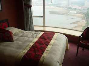 Bedroom 4 Qingdao Donghai Hotel
