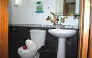 Toilet Kamar 2 Victoria Range Holiday Resort