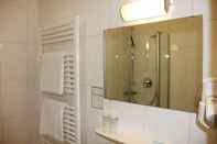 In-room Bathroom Alpenhotel Brennerbascht