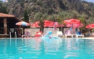 Swimming Pool 2 Taner Otel