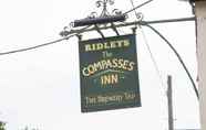 Bên ngoài 6 The Compasses Inn