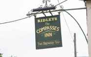 Exterior 6 The Compasses Inn