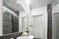 In-room Bathroom Suite Vogue Luce