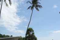 Kolam Renang Coconut Bay Club Suite 305