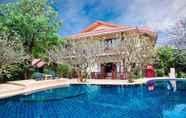 Swimming Pool 2 Buri Beach Resort