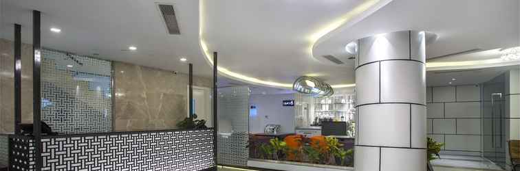 Lobi Grace 21 Smart Hotel