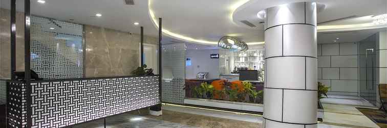 Lobi Grace 21 Smart Hotel