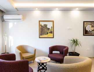Sảnh chờ 2 A Hotels & Suites